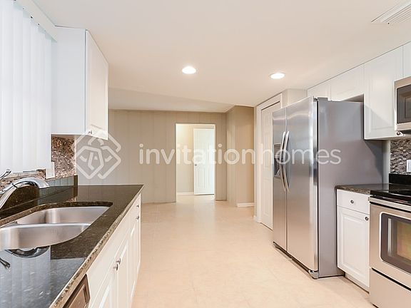 4th image of 946 Winding Oaks Dr