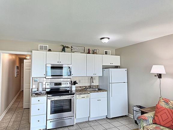 4th image of 400 Plantation Rd #3302