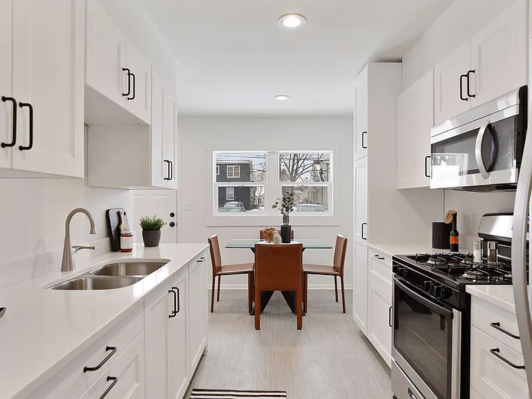 1646 Randolph Ave — Photo 4