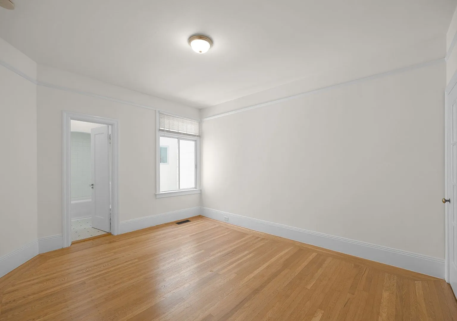 2715 Franklin Street (189r) — Photo 2