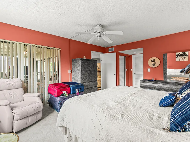 5687 Fairway Park Dr — Photo 22