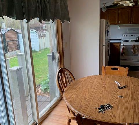 2nd image of 2207 Wolf Lake Dr