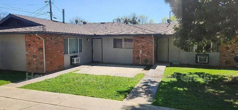 3 bed, 1.0 bath, 1043 sqft, $2,195 — Photo 1