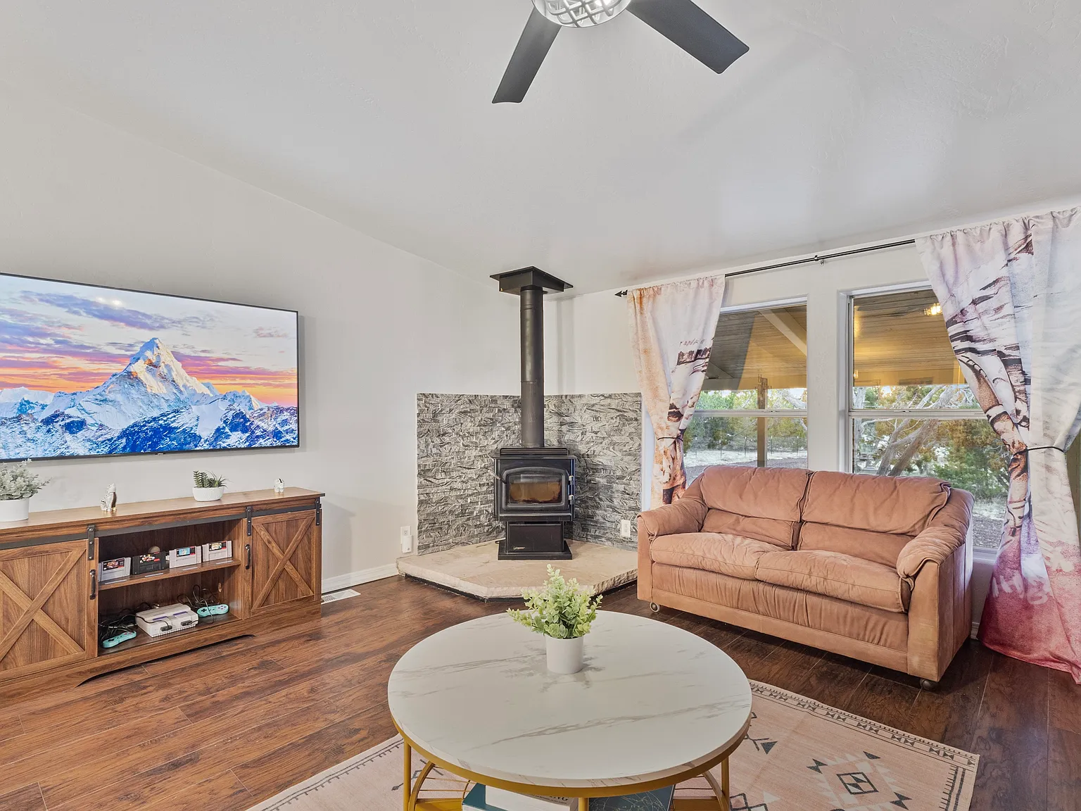 3 bed, 1400 sqft, $2,800 — Photo 4