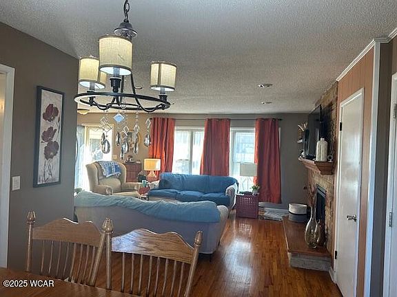 2nd image of 1840 Lyn Grove Dr