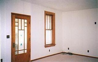 4th image of 1029 Putnam St