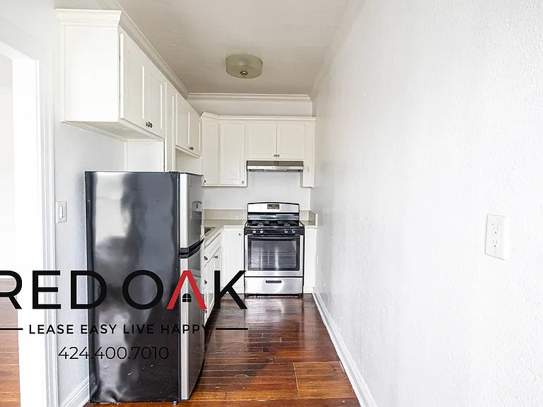 1839 W 12th St #305 — Photo 2