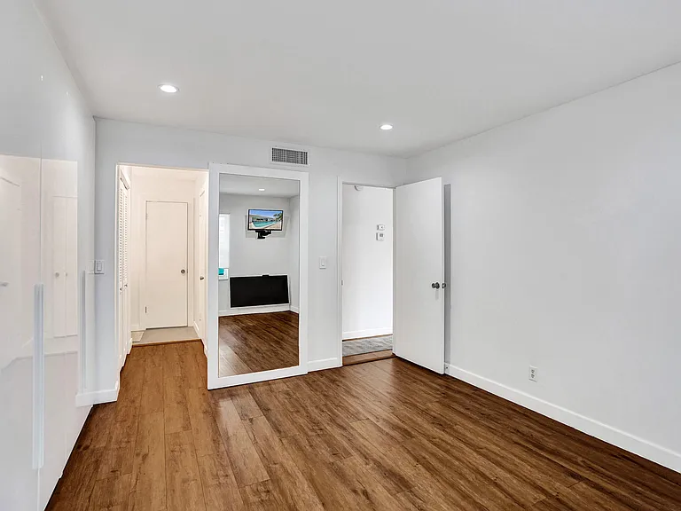 6289 Bay Club Dr — Photo 20