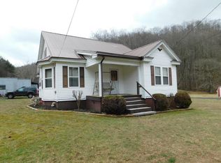 90 N Spring Rd, Hanover, WV 24839