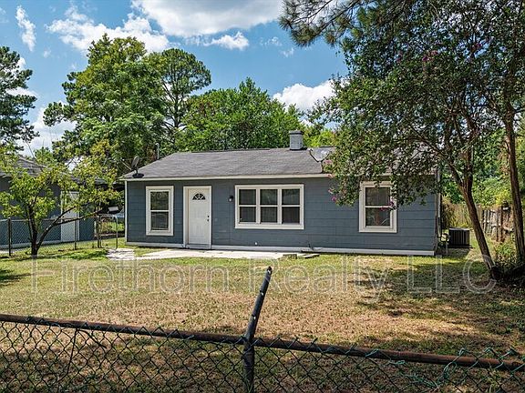 3rd image of 2528 Luz Dr