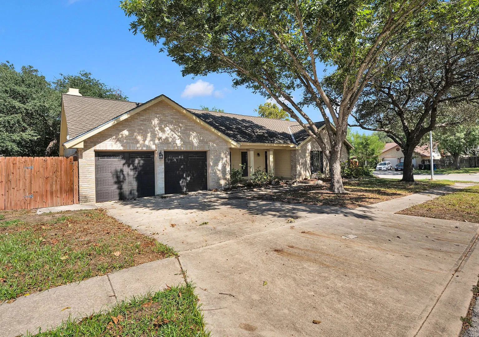 Charming 4-Bedroom Home in a Prime Location! — Photo 1