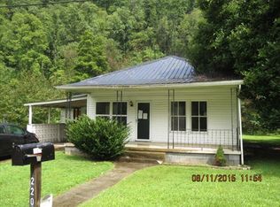 220 Douglas Dr, Pikeville, KY 41501