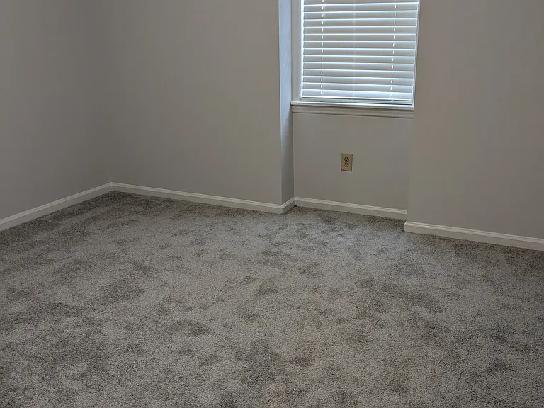 716 Crown Ct #B — Photo 9