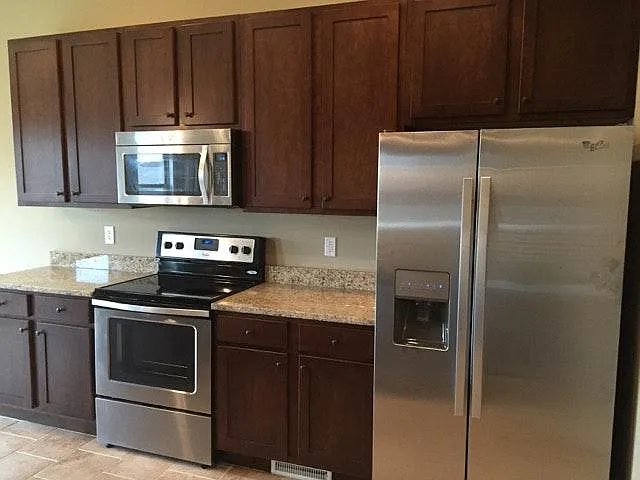 514 Sceptre Dr — Photo 13