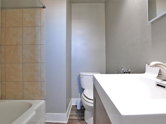 4th image of 101 S 38th Ave APT 1