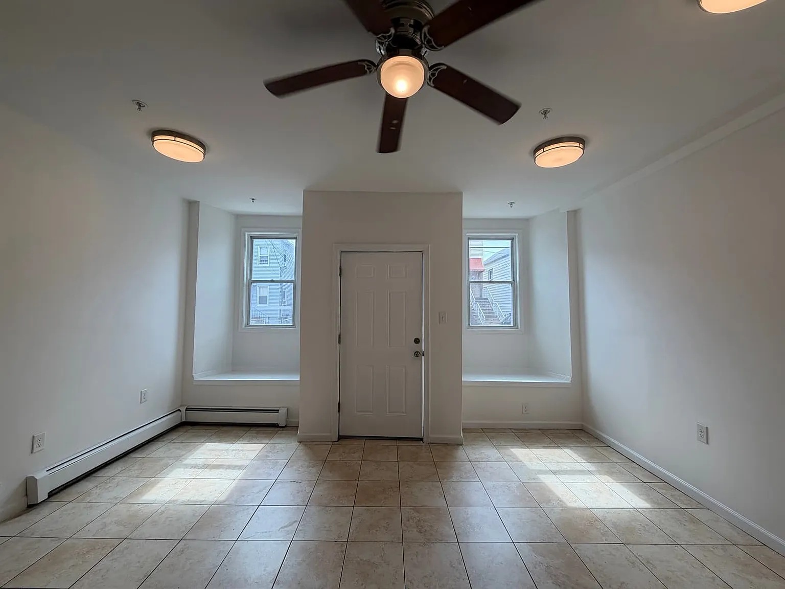 2 bed, 800 sqft, $2,200 — Photo 4