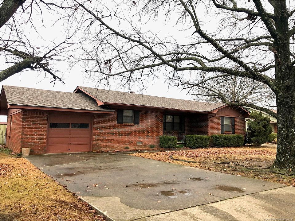 1st image of 722 Saint Joseph Dr