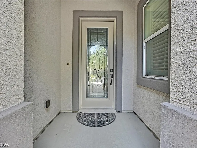 913 Hickory Park St — Photo 3