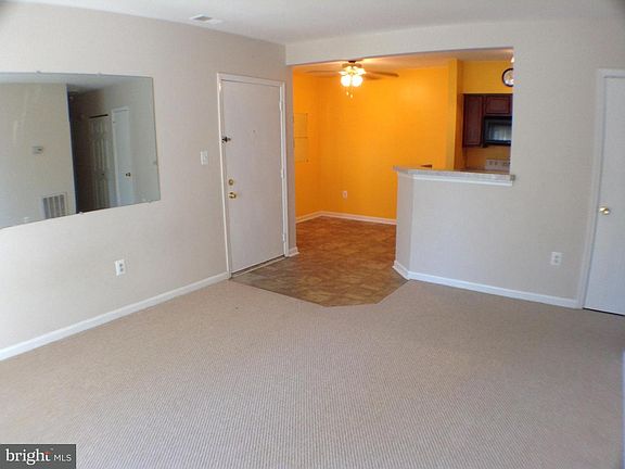2nd image of 6921B Victoria Dr