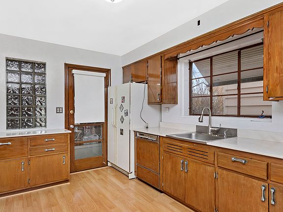 3rd image of 4911 N Menard Ave
