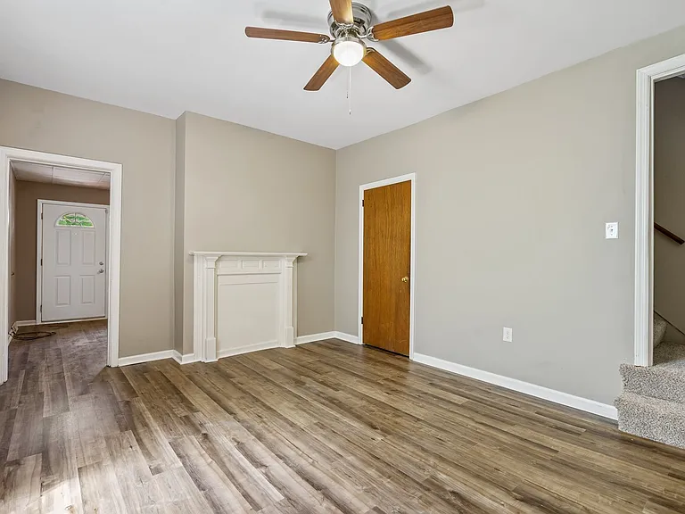 1231 Adon St — Photo 4