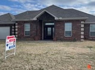 106 NE Blackberry Rd, Elgin, OK 73538