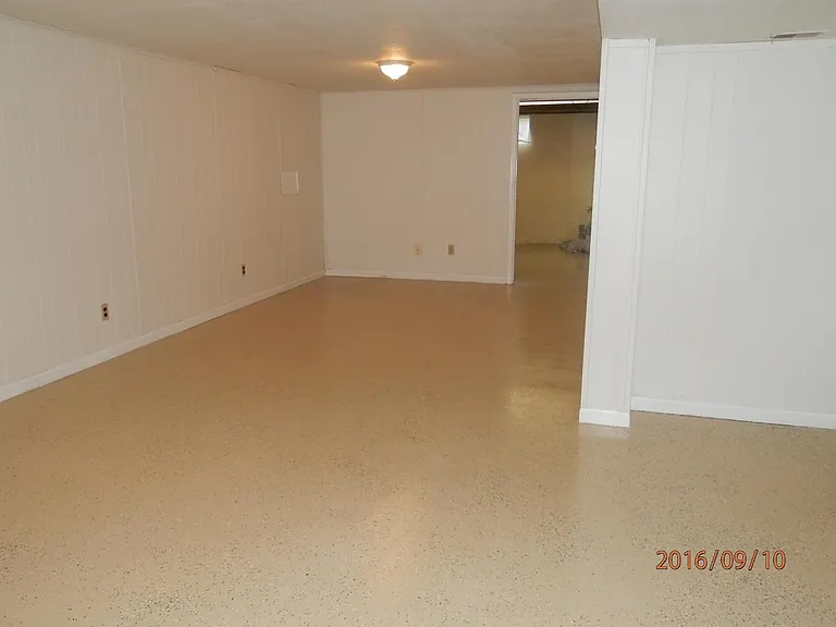 3 Glenwood Ln — Photo 3