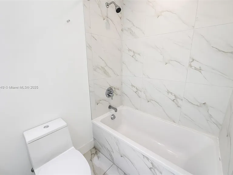 2000 Metropica Way #306 — Photo 20