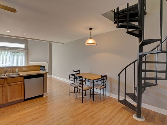3rd image of 399 Wilmington Dr #203E