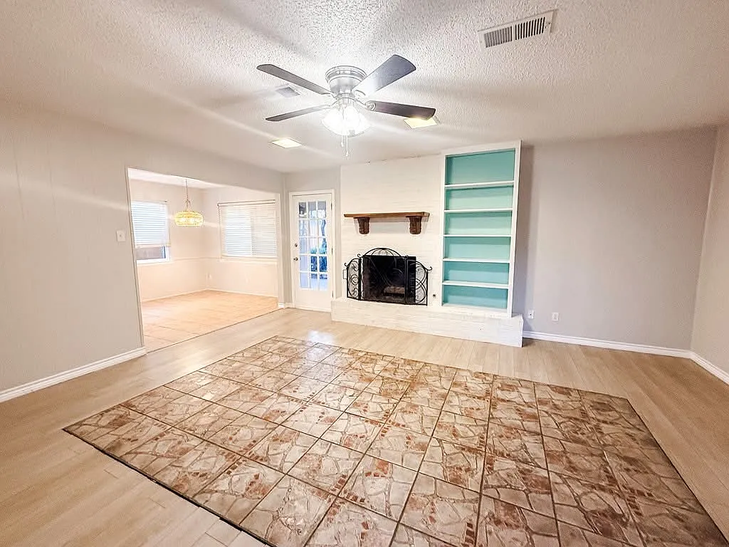 3 bed, 1953 sqft, $2,500 — Photo 2