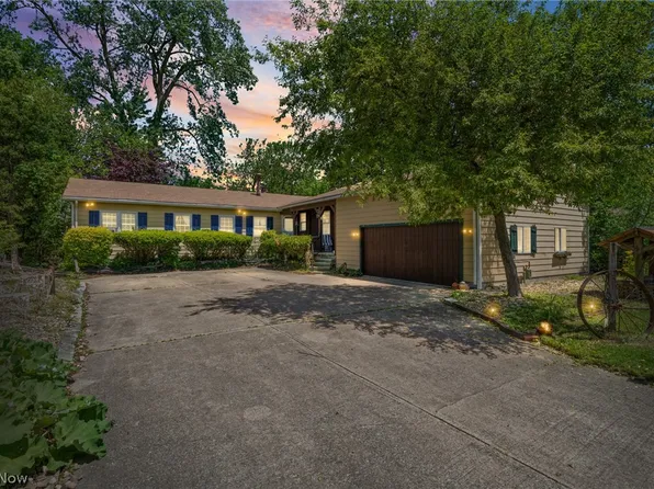 22486 Macbeth Ave, Fairview Park, OH 44126