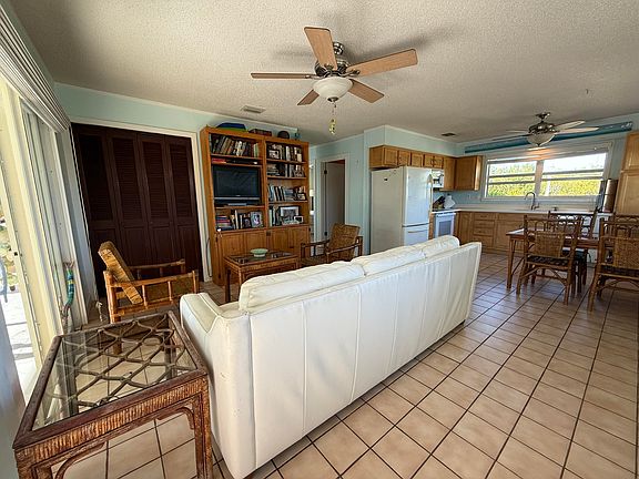 4th image of 4039 Egret Ln