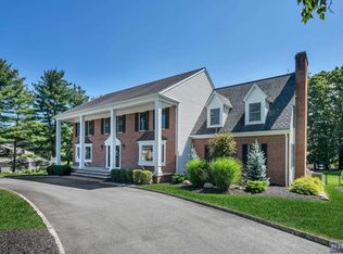 507 Hampton Hill Rd, Franklin Lakes, NJ 07417