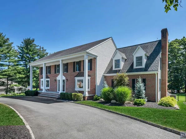 507 Hampton Hill Rd, Franklin Lakes, NJ 07417