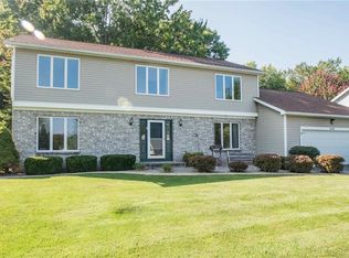 1048 Macintosh Dr, Rochester, NY 14626