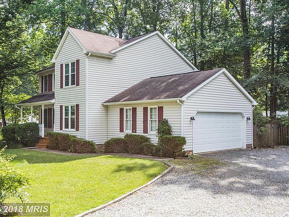 3rd image of 10925 Crestwood Dr