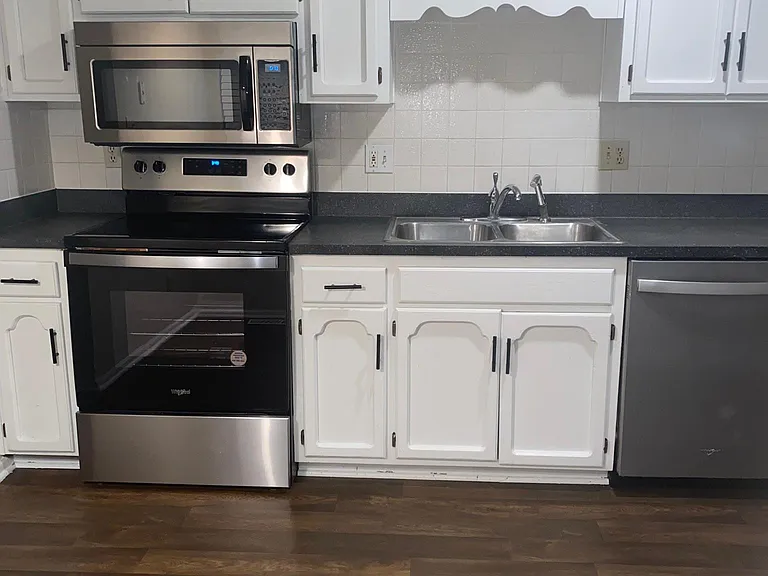 9918 N Cherry Dr — Photo 2