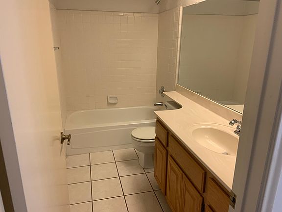 4th image of 10614 E Bellflower Dr
