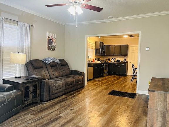 5th image of 145 Oldham Ln