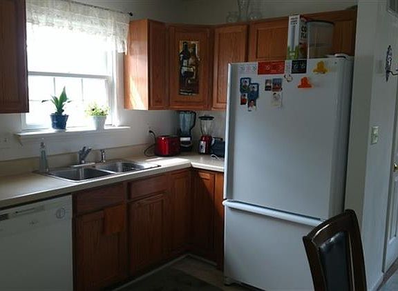 2nd image of 439 N Charles St #439