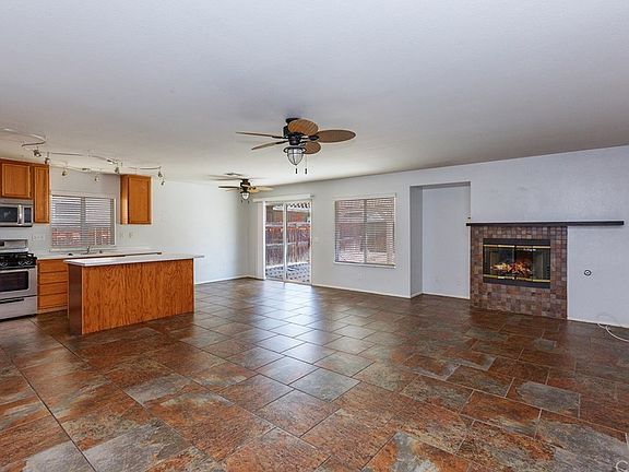 4th image of 4565 Thornbush Dr