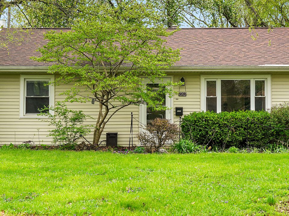 2nd image of 1202 Briarcliff Dr