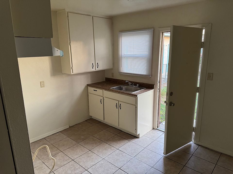 2nd image of 1283 Genevieve St #5
