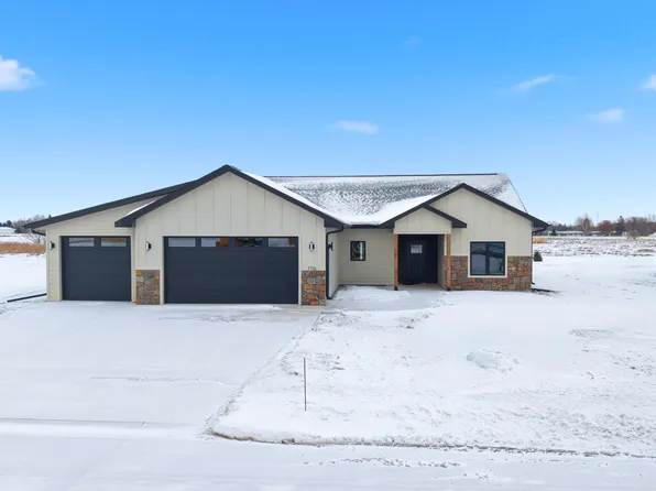 1716 18th St N, Aberdeen, SD 57401