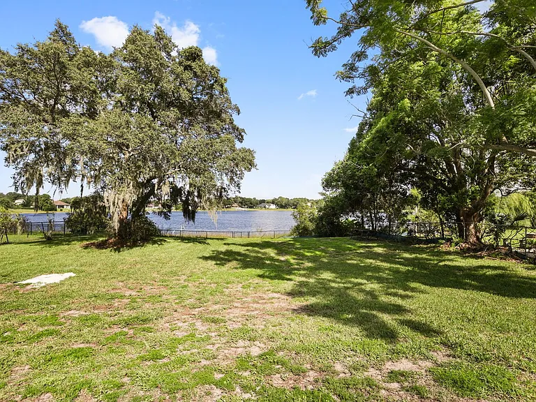 5554 Palm Lake Cir — Photo 76