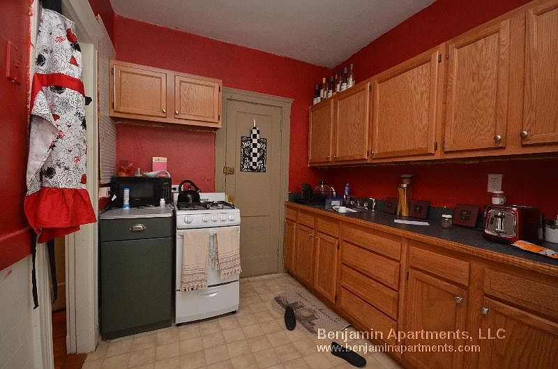 1st image of 141 Sutherland Rd #J
