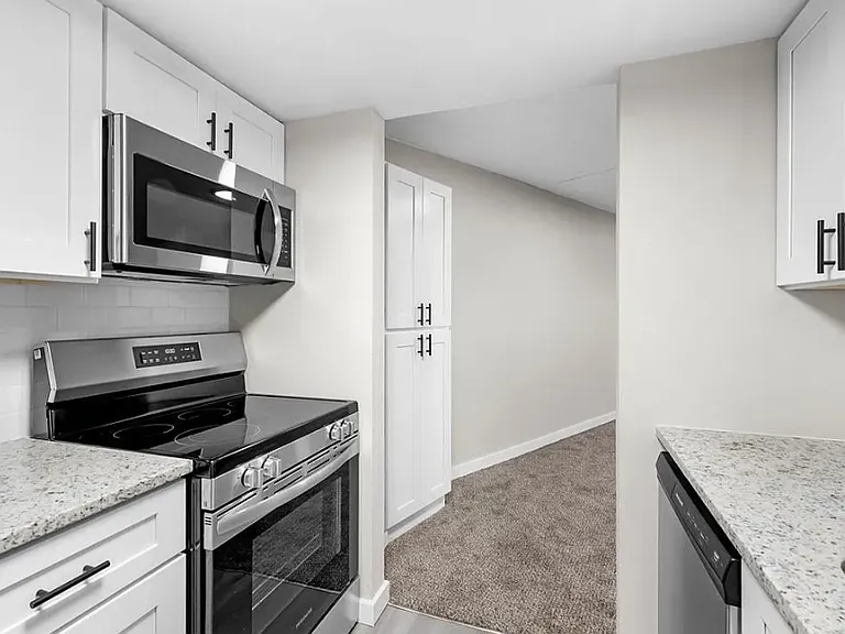 1 Renaissance Pl #709A — Photo 2