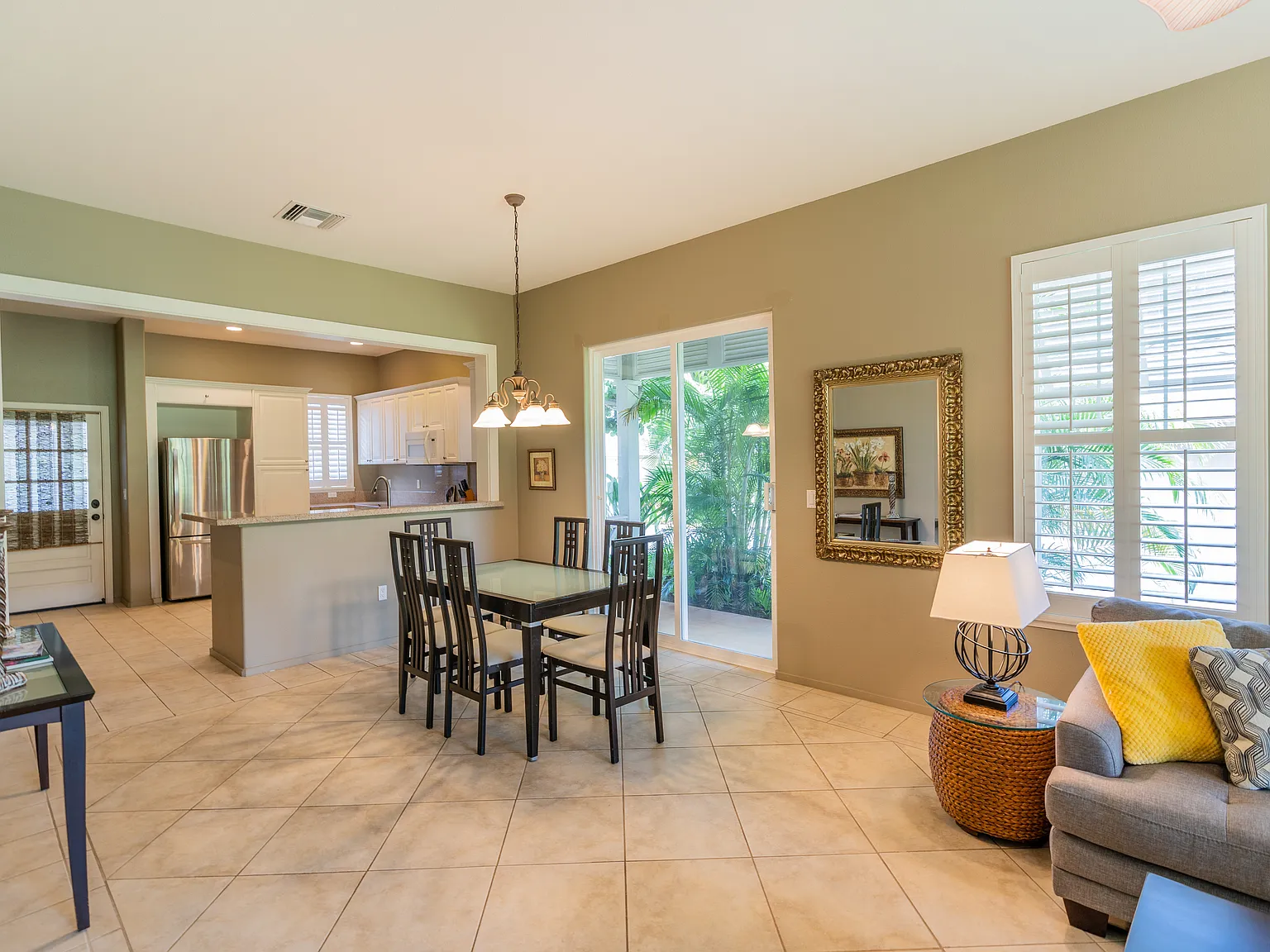 2 bed, 2.5 bath, 1350 sqft, $5,550 — Photo 2