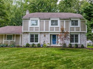 5048 Stansbury Dr, Solon, OH 44139