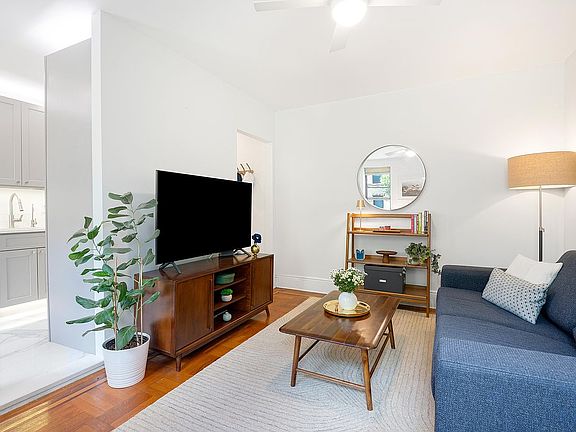 3rd image of 264 6th Ave APT 3C